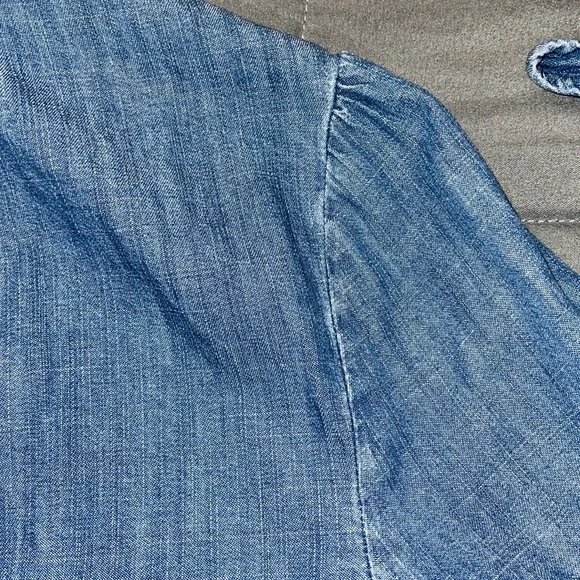 MADEWELL Denim Tie-Sleeve Button down Shirt size XS Soft Denim 100% Cotton - Picture 12 of 16